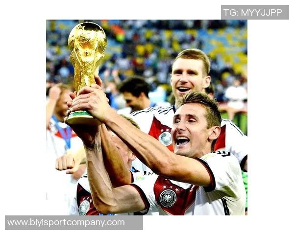 德国队庆祝拉姆42岁生日回顾其113场国家队历程与2014年世界杯辉煌 德国队庆祝拉姆42岁生日回顾其113场国家队历程与2014年世界杯辉煌