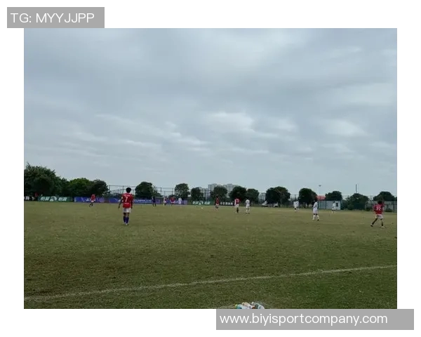 上海海港俱乐部代表赴西甲联盟考察青训并观赛交流