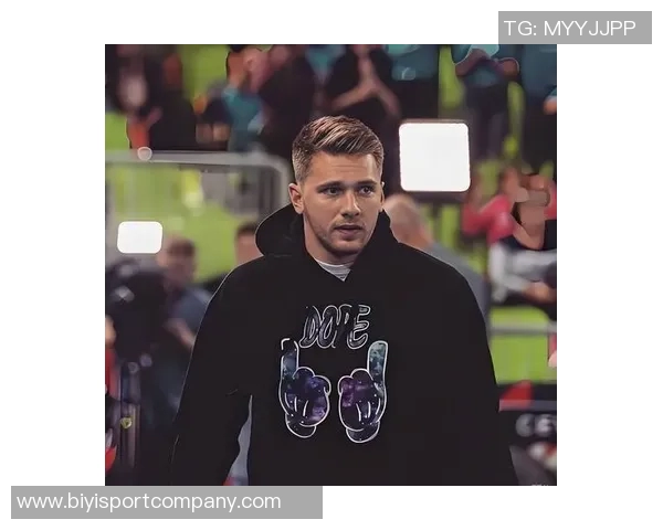 湖人媒体日回顾詹姆斯谈退役东契奇分享融入感受艾顿面对巨大压力 湖人媒体日回顾詹姆斯谈退役东契奇分享融入感受艾顿面对巨大压力