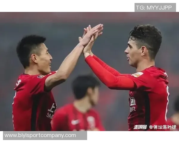 海港为颜骏凌徐新颁发纪念球衣王燊超荣获中超单轮最佳称号